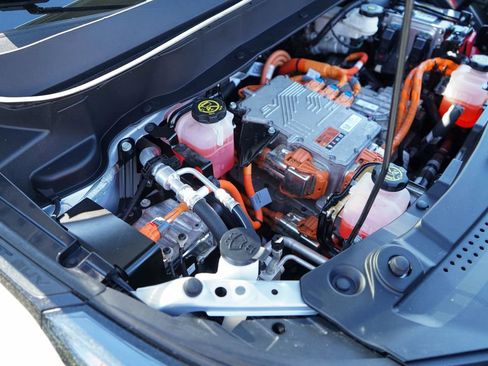 Used 2023 Chevrolet Bolt EUV LT FWD image 35