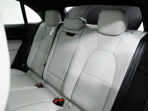 New 2026 Porsche Macan Electric RWD image 36