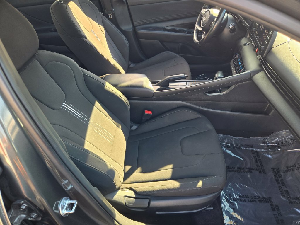 Certified 2025 Hyundai Elantra Sport FWD image 8