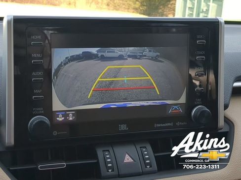 Used 2020 Toyota RAV4 Limited image 19