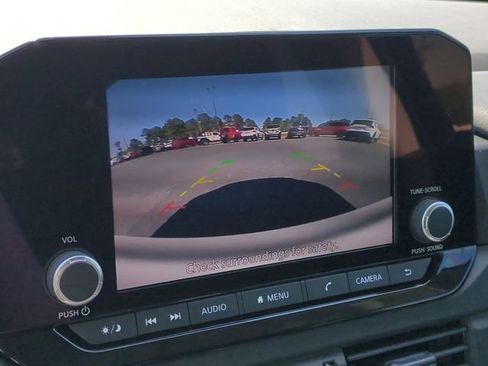 Used 2025 Nissan Pathfinder S FWD image 17