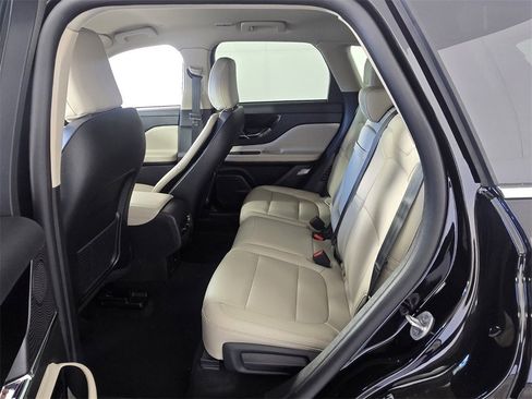 New 2026 Lincoln Corsair Premiere image 9