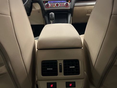 Used 2017 Subaru Outback 2.5i Limited image 31