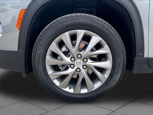 Used 2025 Buick Enclave Preferred FWD image 11