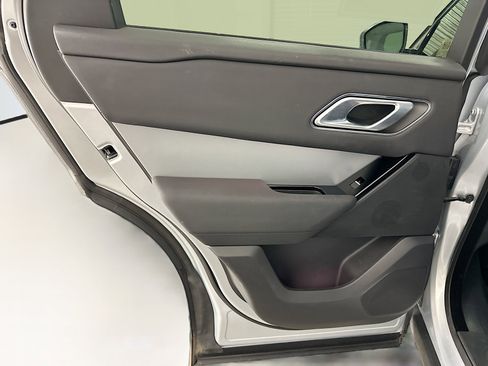 Used 2024 Land Rover Range Rover Velar S image 28