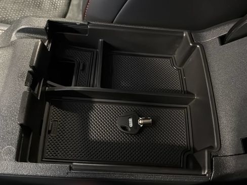 Used 2025 Ford Bronco Raptor AWD/4WD image 33