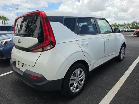 Certified 2021 Kia Soul LX FWD image 16