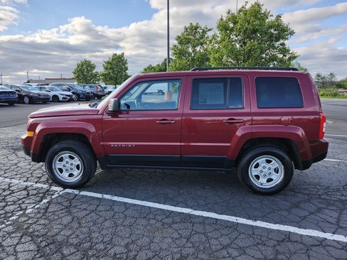 Used 2014 Jeep Patriot Sport w/ Power Value Group AWD/4WD image 11