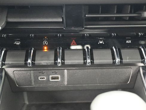 Used 2023 GMC Canyon Elevation w/ Convenience Package image 24