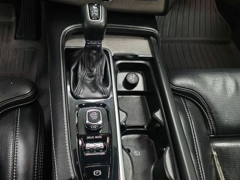 Used 2020 Volvo XC90 T6 Inscription w/ Protection Package image 16