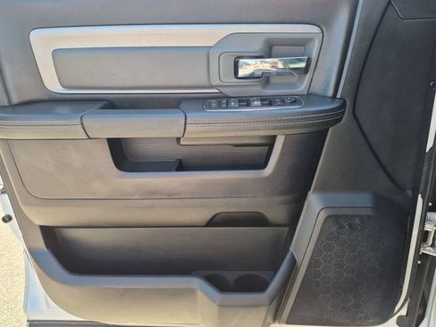 Used 2017 RAM 2500 Power Wagon w/ Luxury Group AWD/4WD image 32