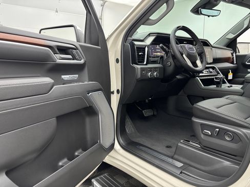 New 2026 GMC Sierra 1500 Denali AWD/4WD image 18