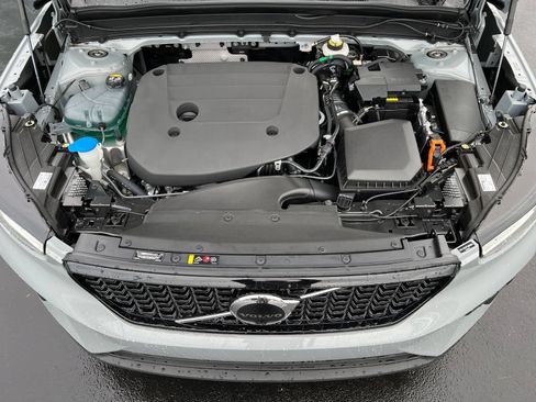 New 2026 Volvo XC40 B5 Plus w/ Protection Package Premier AWD/4WD image 37