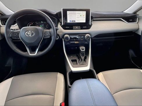 Used 2025 Toyota RAV4 XLE Premium FWD image 7
