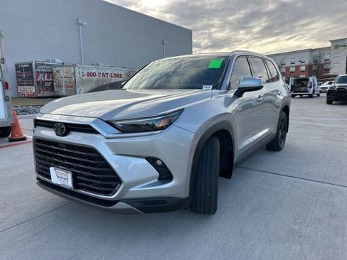 Used 2024 Toyota Grand Highlander Limited image 7