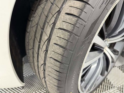 Used 2017 INFINITI Q60 w/ Premium Package image 32