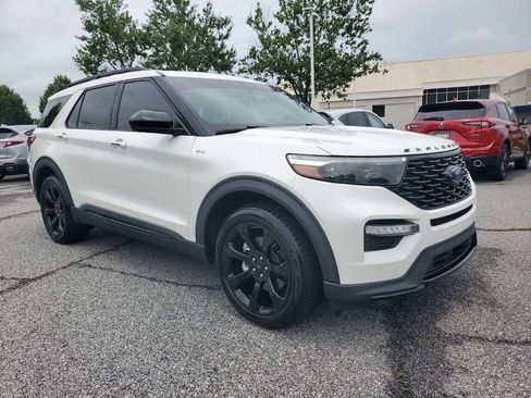 Used 2023 Ford Explorer ST-Line w/ Class IV Trailer Tow Package RWD image 3