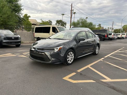 Used 2023 Toyota Corolla LE FWD image 8