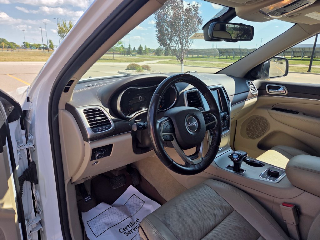 Used 2014 Jeep Grand Cherokee Overland AWD/4WD image 8