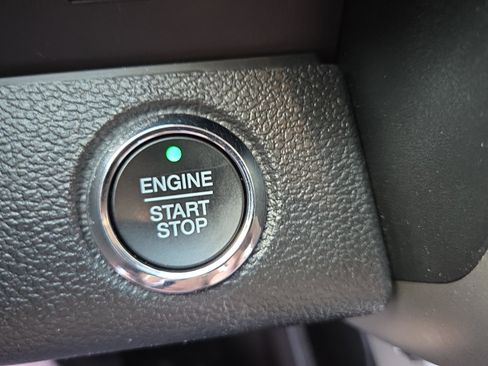 Used 2017 Ford F150 Lariat w/ Equipment Group 502A Luxury AWD/4WD image 42