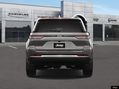New 2025 Jeep Grand Cherokee Limited image 6