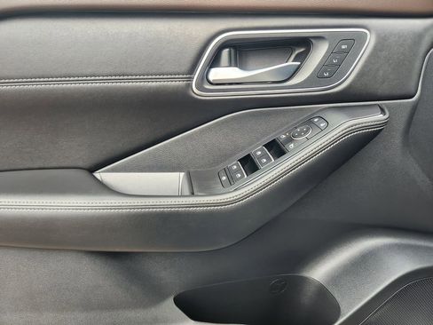 Used 2022 Nissan Rogue Platinum w/ Head-Up Display Package image 6