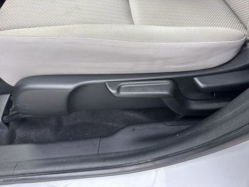 Used 2017 Honda HR-V LX image 12