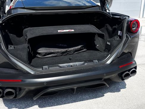 Used 2019 Ferrari Portofino RWD image 8