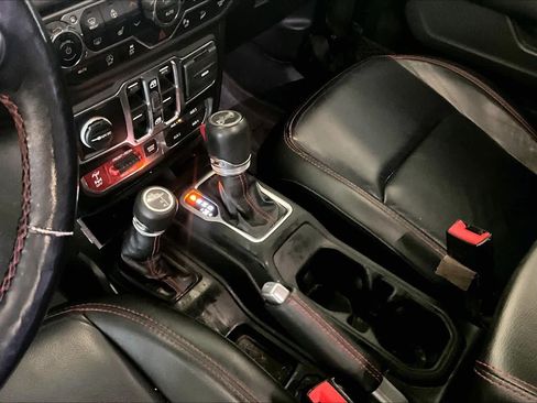 Used 2019 Jeep Wrangler Unlimited Rubicon AWD/4WD image 15