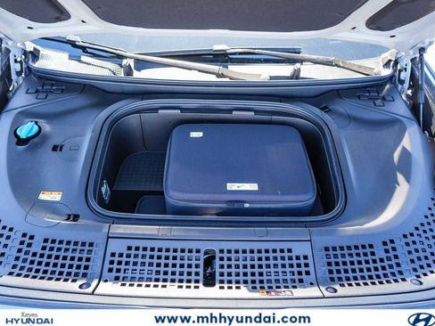 New 2026 Hyundai Ioniq 9 Limited AWD/4WD image 13