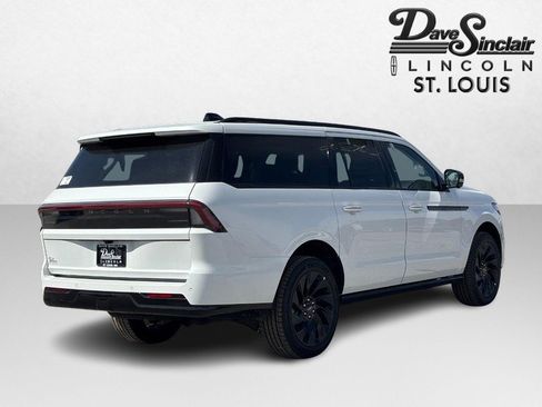 New 2026 Lincoln Navigator L Reserve w/ Jet Appearance Package AWD/4WD image 3