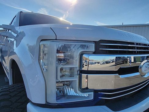 Used 2017 Ford F250 XLT image 11