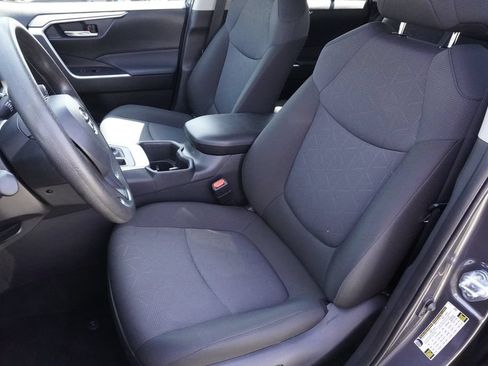 Used 2025 Toyota RAV4 XLE AWD/4WD image 20
