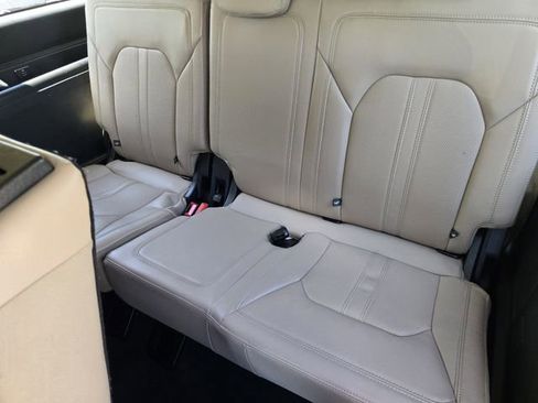 Used 2024 Ford Expedition Limited image 30