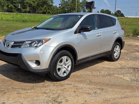 Used 2014 Toyota RAV4 LE FWD image 2