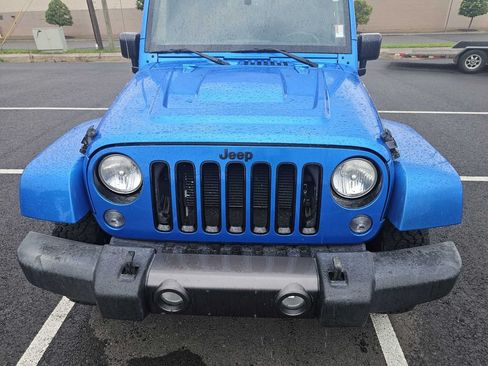 Used 2014 Jeep Wrangler Unlimited Sahara AWD/4WD image 12