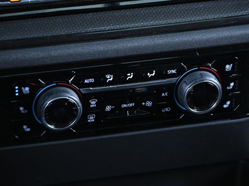 Used 2022 Chevrolet Silverado 1500 ZR2 w/ Technology Package image 20