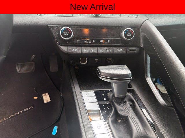 Used 2022 Hyundai Elantra Limited FWD image 8