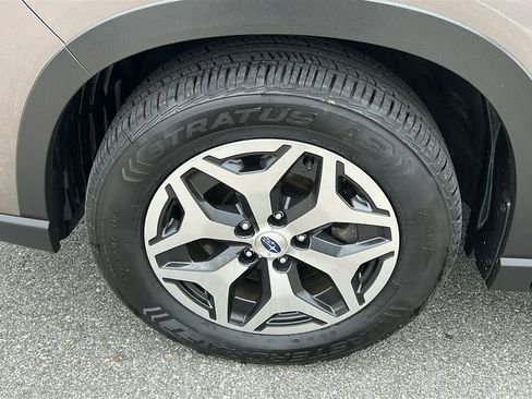 Certified 2023 Subaru Forester Premium AWD/4WD image 8