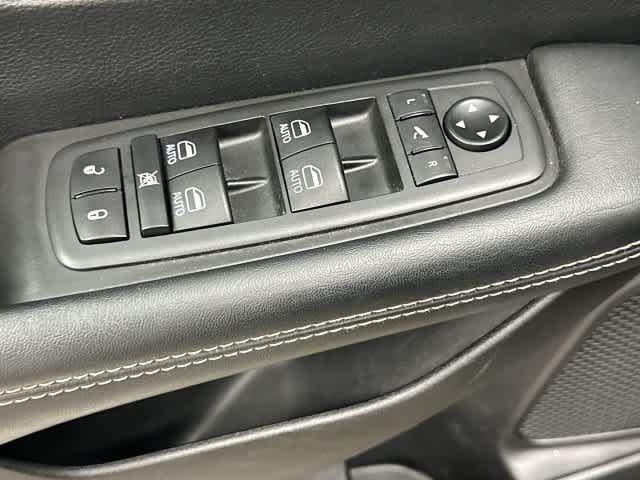 Used 2020 Chrysler Pacifica Limited FWD image 20