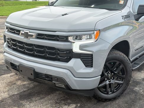 Used 2024 Chevrolet Silverado 1500 RST AWD/4WD image 8