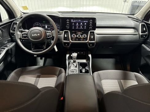 Used 2022 Kia Sorento LX FWD image 21