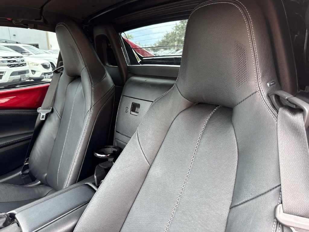 Used 2022 MAZDA MX-5 Miata RF Grand Touring w/ Appearance Package RWD image 15
