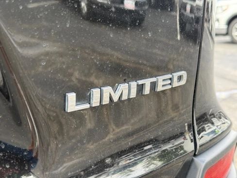 Used 2020 Jeep Cherokee Limited image 29