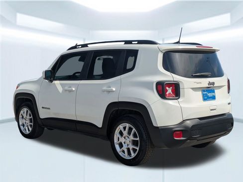 Used 2019 Jeep Renegade Latitude image 4