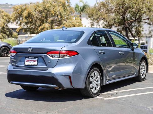 Certified 2022 Toyota Corolla LE w/ Carpet Mat Package (TMS) FWD image 4