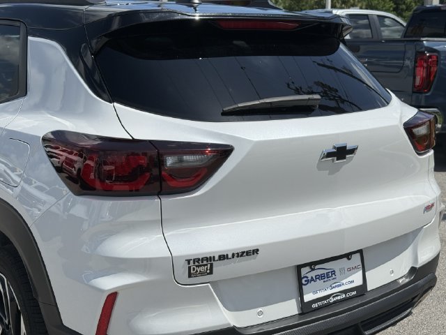 Used 2025 Chevrolet TrailBlazer RS w/ Convenience Package FWD image 11