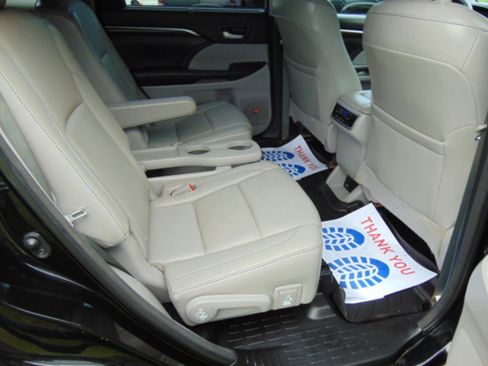 Used 2015 Toyota Highlander Limited FWD image 17