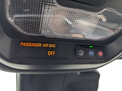 New 2026 Chevrolet Trax RS w/ Sunroof Package image 25