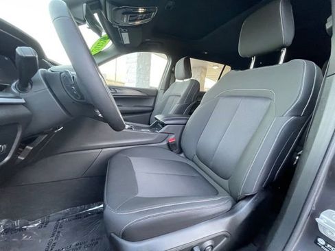 Used 2025 Jeep Grand Cherokee L Laredo AWD/4WD image 12